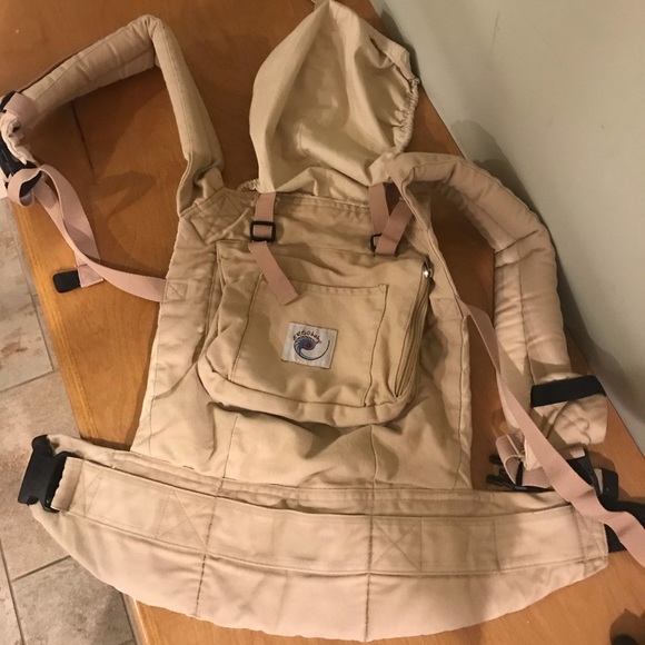 ergobaby camel